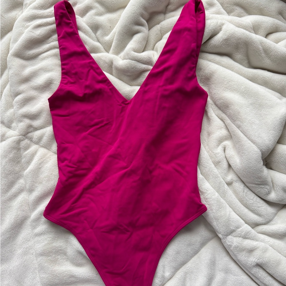 Aritiza pink bodysuit